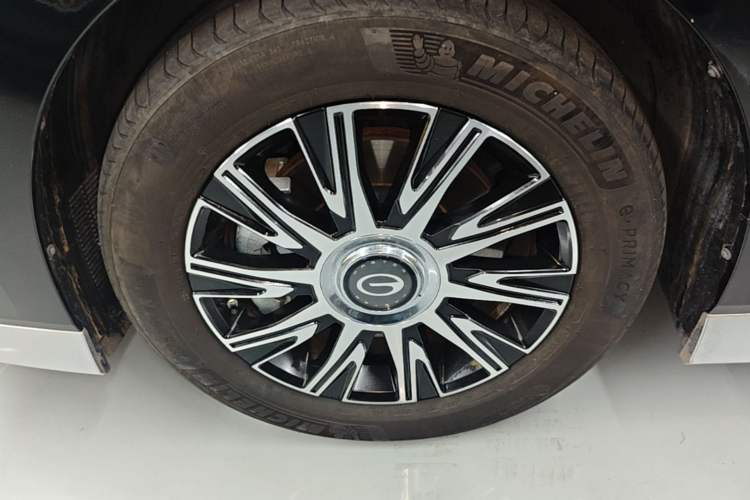 Used GAC Trumpchi E9 2023 E9 Master Model Left Front Wheel Hub