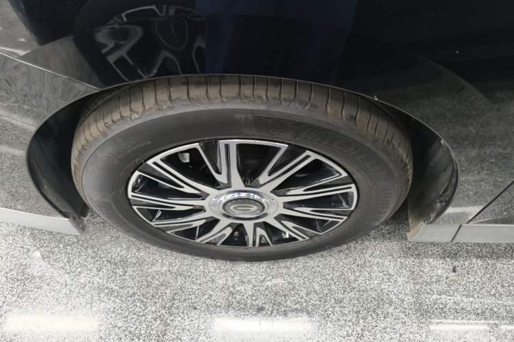 Used GAC Trumpchi E9 2023 E9 Master Model Left Front Wheel Hub