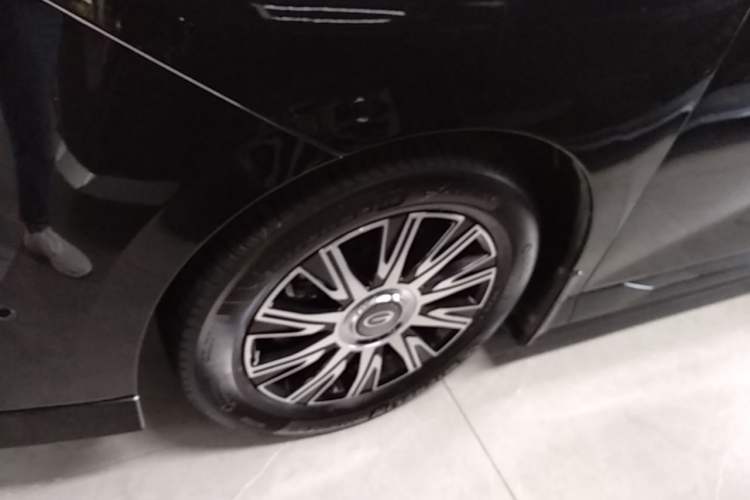 Used GAC Trumpchi E9 2023 E9 Master Model Left Front Wheel Hub