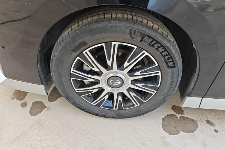 Used GAC Trumpchi E9 2023 E9 Master Model Left Front Wheel Hub