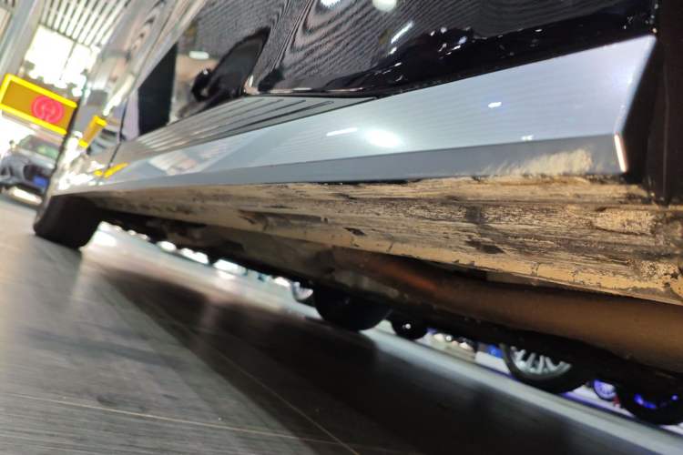 Used GAC Trumpchi E9 2023 E9 Championship Edition Left Side Sill