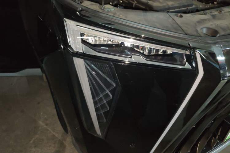 Used GAC Trumpchi E9 2023 E9 Master Model Right Front Headlight