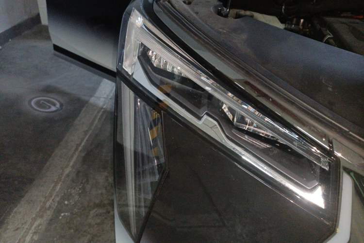 Used GAC Trumpchi E9 2023 E9 Championship Edition Right Front Headlight