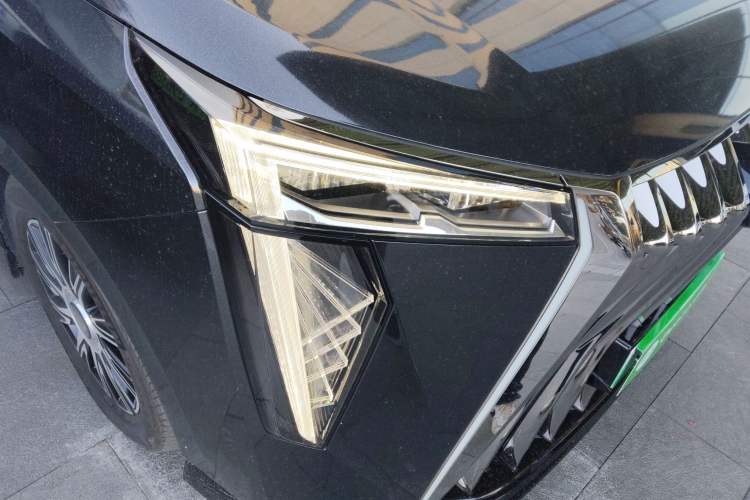 Used GAC Trumpchi E9 2023 E9 Master Model Right Front Headlight