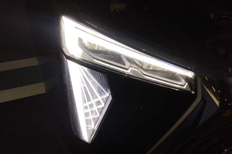 Used GAC Trumpchi E9 2023 E9 Master Model Right Front Headlight