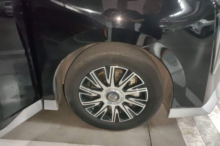 Used GAC Trumpchi E9 2023 E9 Master Model Right Front Wheel Hub