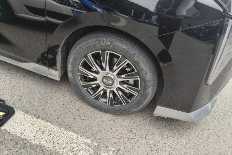 Used GAC Trumpchi E9 2023 E9 Championship Edition Right Front Wheel Hub