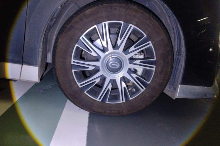 Used GAC Trumpchi E9 2023 E9 Master Model Right Front Wheel Hub