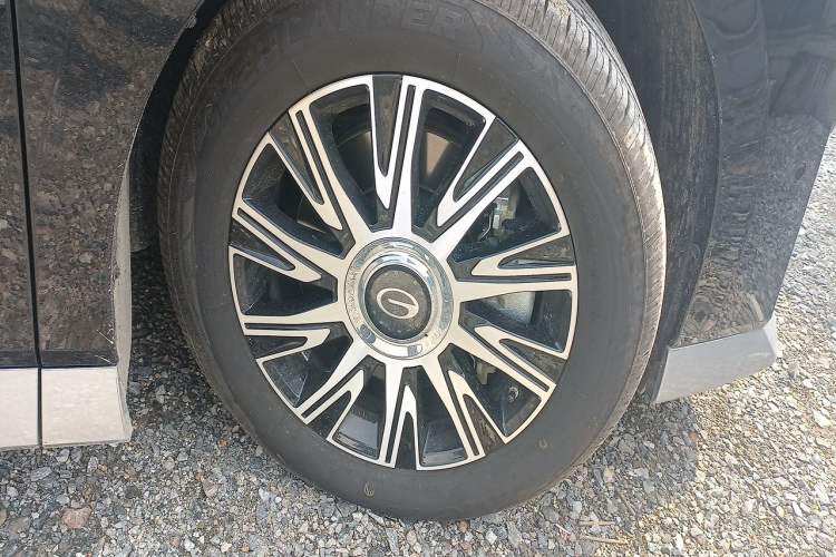 Used GAC Trumpchi E9 2023 E9 Master Model Right Front Wheel Hub