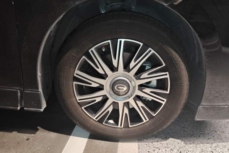 Used GAC Trumpchi E9 2023 E9 Master Model Right Front Wheel Hub