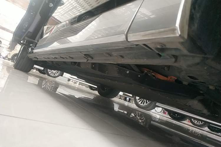 Used GAC Trumpchi E9 2023 E9 Championship Edition Right Side Sill