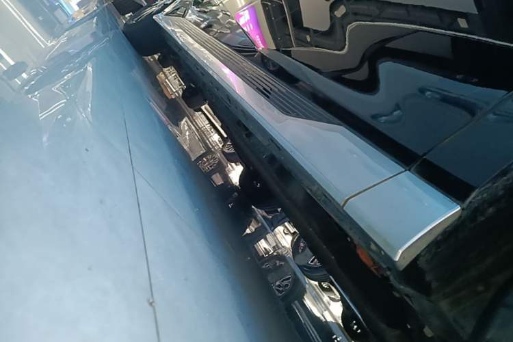 Used GAC Trumpchi E9 2023 E9 Championship Edition Right Side Sill
