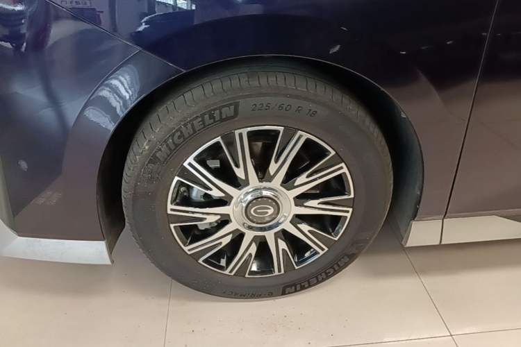 Used GAC Trumpchi E9 2023 E9 Master Model Left Front Wheel Hub