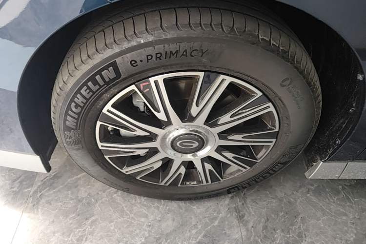 Used GAC Trumpchi E9 2023 E9 Master Model Left Front Wheel Hub