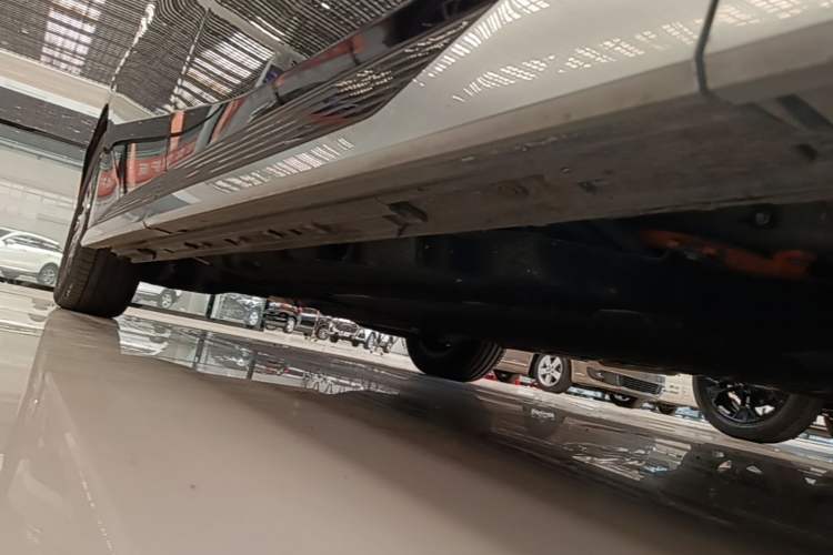 Used GAC Trumpchi E9 2023 E9 Master Model Right Side Sill