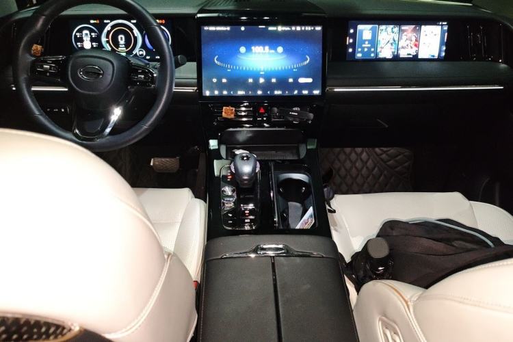 Used GAC Trumpchi E9 2023 E9 Master Model Center Console