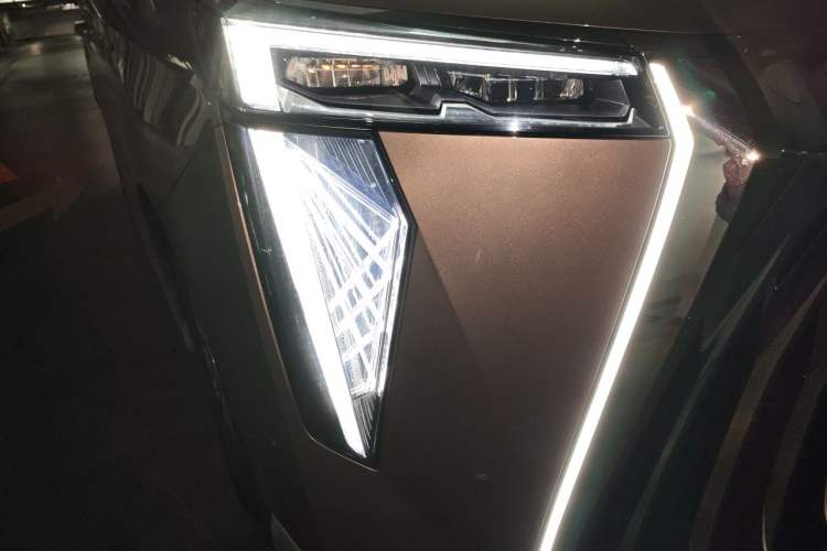 Used GAC Trumpchi E9 2023 E9 Master Model Right Front Headlight