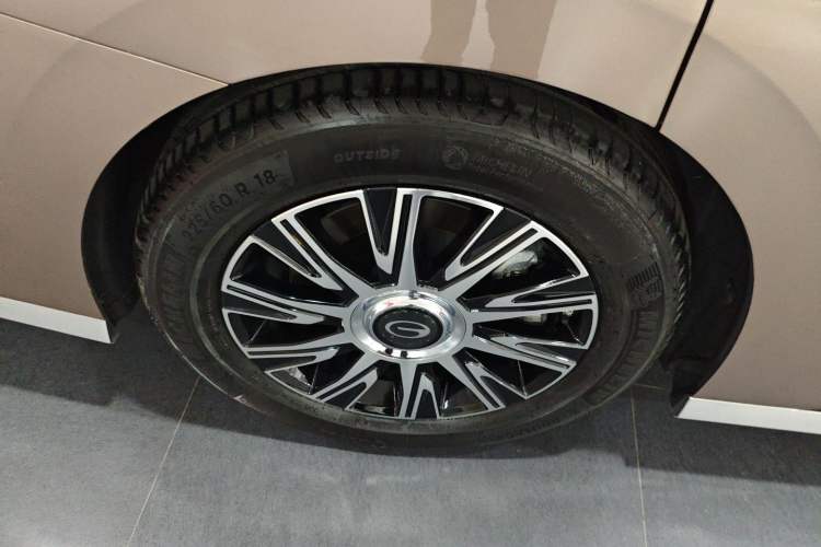 Used GAC Trumpchi E9 2023 E9 Master Model Right Rear Wheel Hub