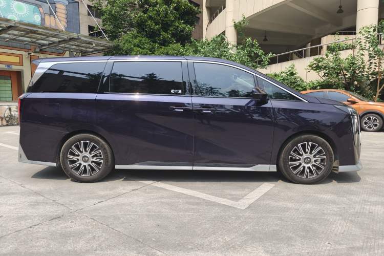Used GAC Trumpchi E9 2023 E9 Master Model Exterior 10