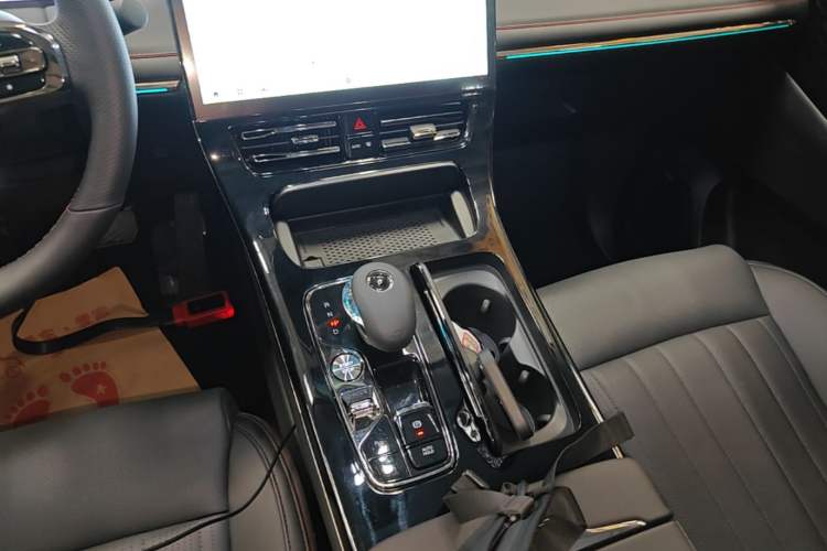 Used GAC Trumpchi E9 2023 E9 Master Model Gear Lever