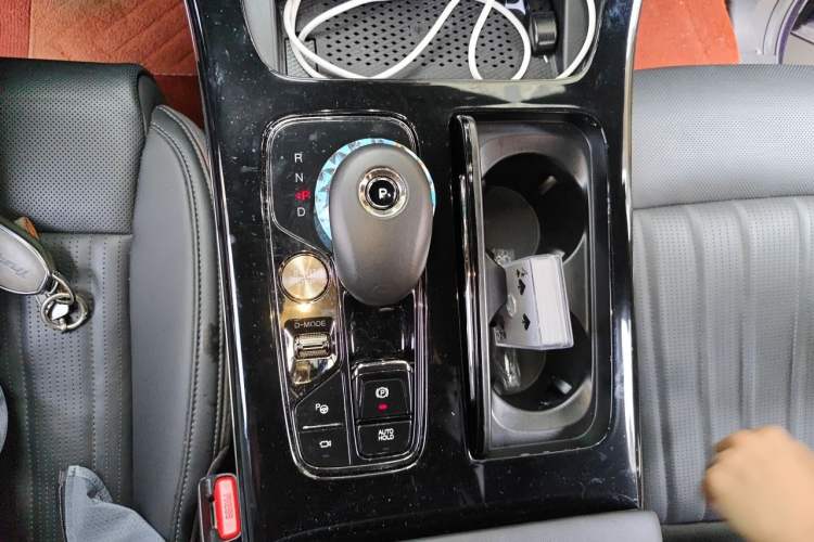 Used GAC Trumpchi E9 2023 E9 Master Model Gear Lever