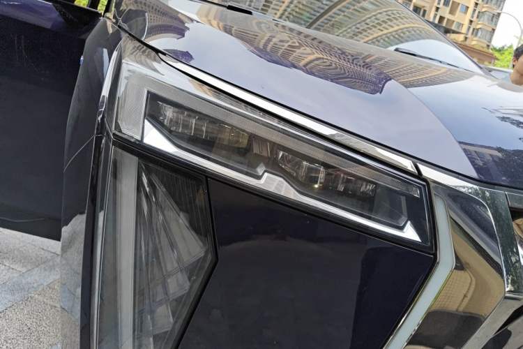 Used GAC Trumpchi E9 2023 E9 Master Model Right Front Headlight