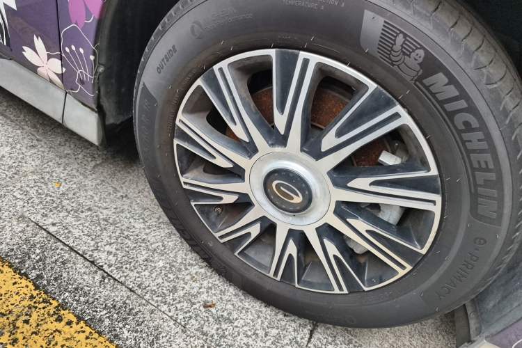 Used GAC Trumpchi E9 2023 E9 Master Model Right Front Wheel Hub