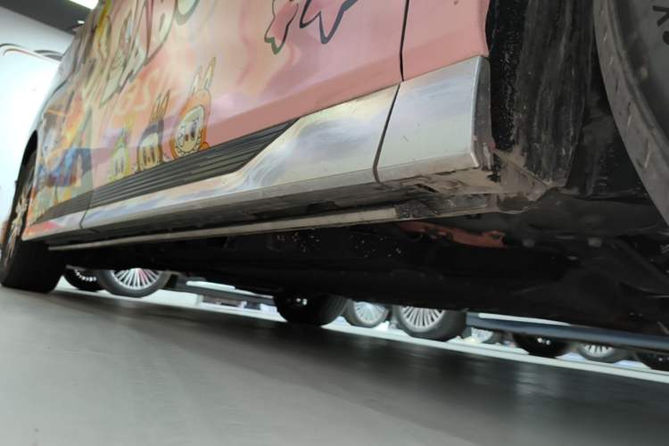 Used GAC Trumpchi E9 2023 E9 Championship Edition Right Side Sill