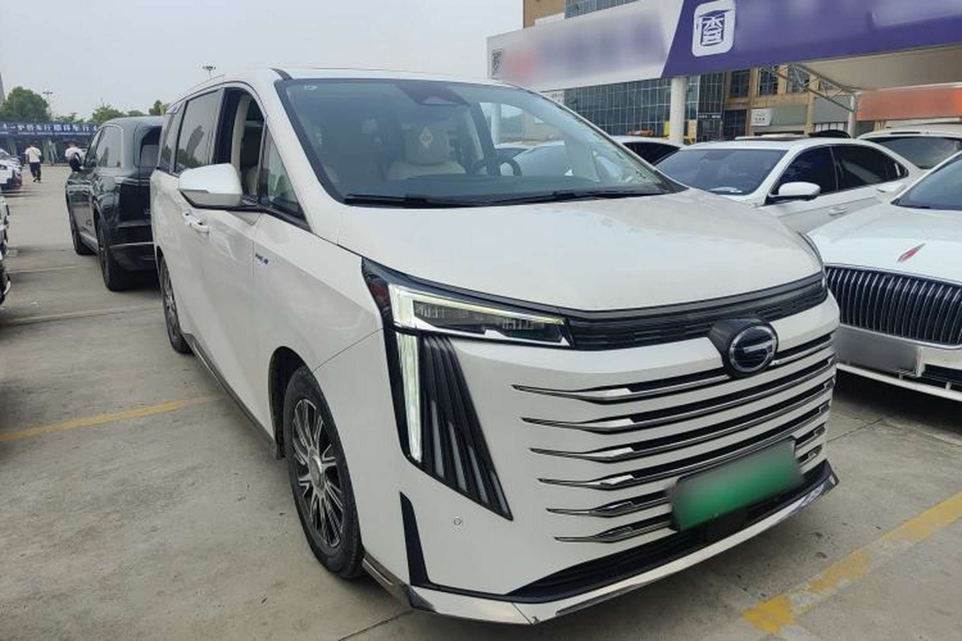 Used GAC Trumpchi E9 2023 E9 MAX Front Right 45 Deg