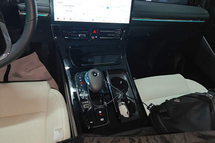 Used GAC Trumpchi E9 2023 E9 Championship Edition Gear Lever