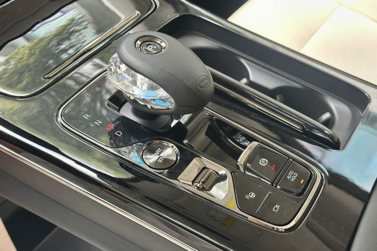 Used GAC Trumpchi E9 2023 E9 Master Model Gear Lever