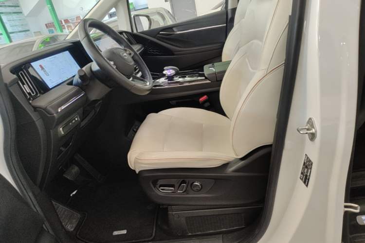 Used GAC Trumpchi E9 2023 E9 Master Model Left Front Seat