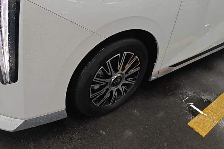 Used GAC Trumpchi E9 2023 E9 Championship Edition Left Front Wheel Hub