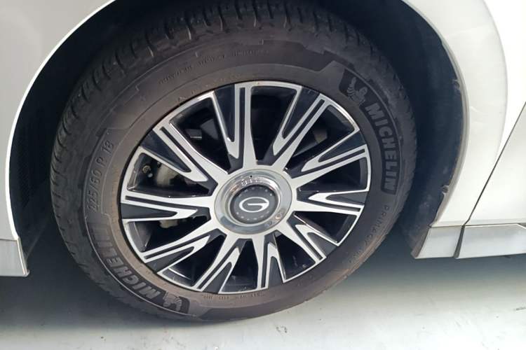 Used GAC Trumpchi E9 2023 E9 Master Model Left Front Wheel Hub