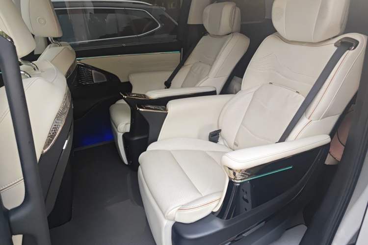 Used GAC Trumpchi E9 2023 E9 Master Model Left Rear Seat