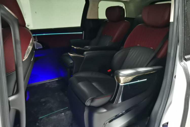 Used GAC Trumpchi E9 2023 E9 Master Model Left Rear Seat