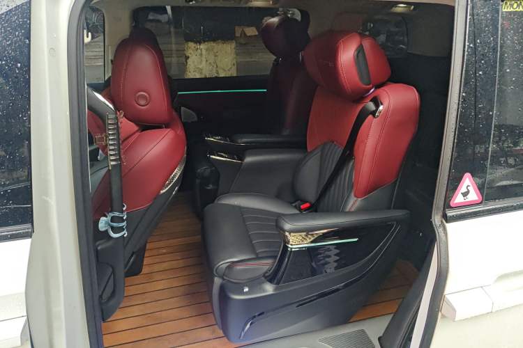 Used GAC Trumpchi E9 2023 E9 Master Model Left Rear Seat