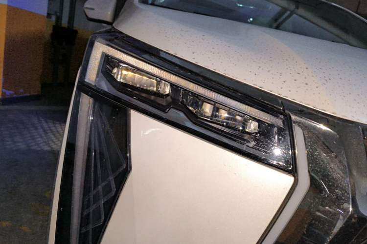 Used GAC Trumpchi E9 2023 E9 Master Model Right Front Headlight