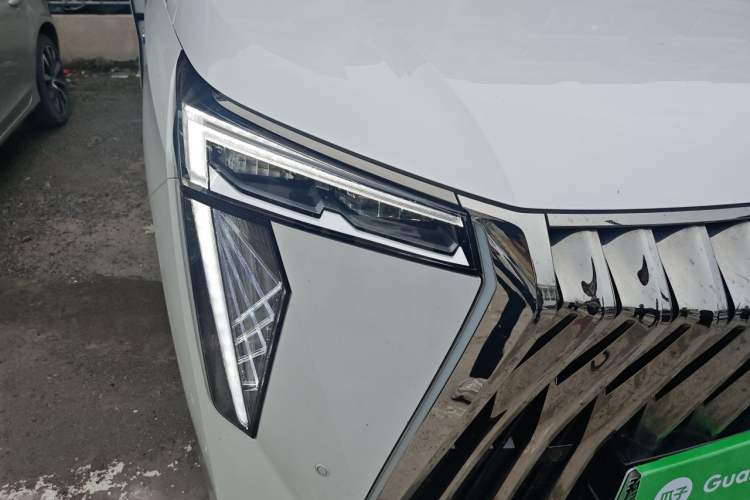 Used GAC Trumpchi E9 2023 E9 Master Model Right Front Headlight