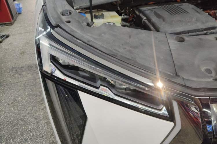 Used GAC Trumpchi E9 2023 E9 Master Model Right Front Headlight
