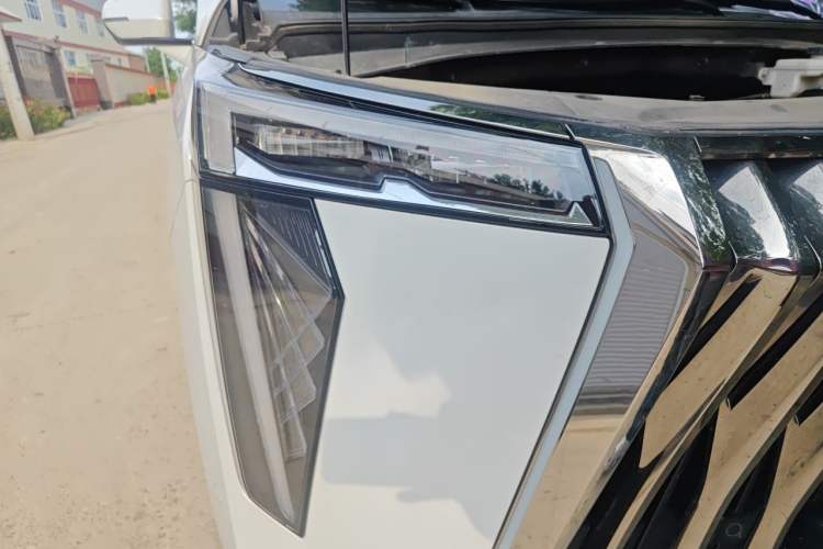 Used GAC Trumpchi E9 2023 E9 Master Model Right Front Headlight
