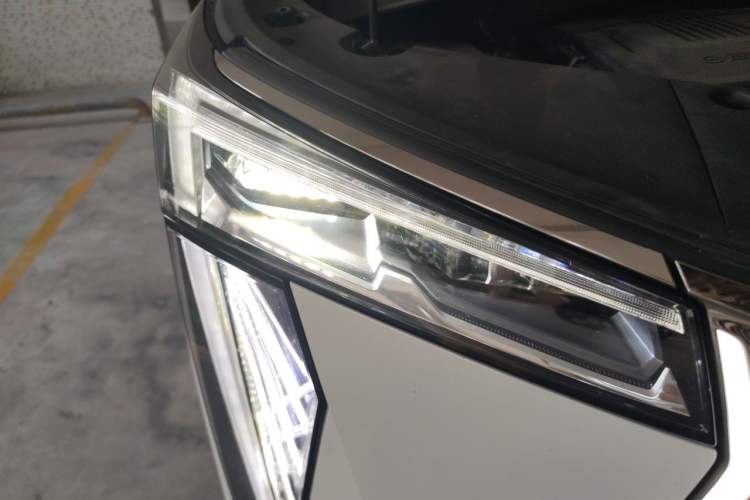 Used GAC Trumpchi E9 2023 E9 Championship Edition Right Front Headlight