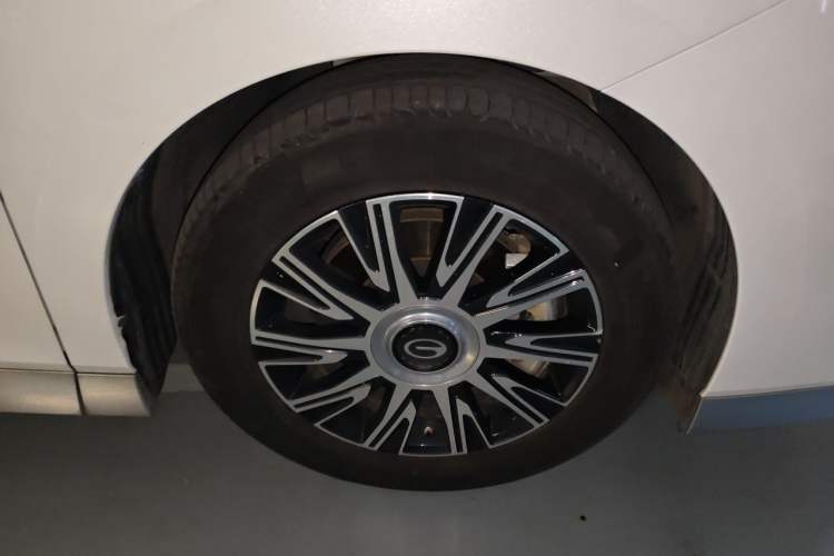 Used GAC Trumpchi E9 2023 E9 Master Model Right Front Wheel Hub