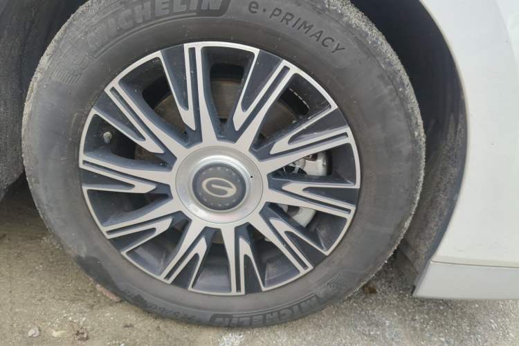 Used GAC Trumpchi E9 2023 E9 Master Model Right Front Wheel Hub