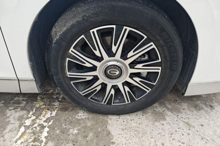 Used GAC Trumpchi E9 2023 E9 Master Model Right Front Wheel Hub