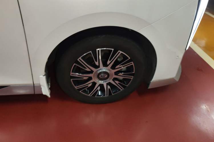 Used GAC Trumpchi E9 2023 E9 Master Model Right Front Wheel Hub