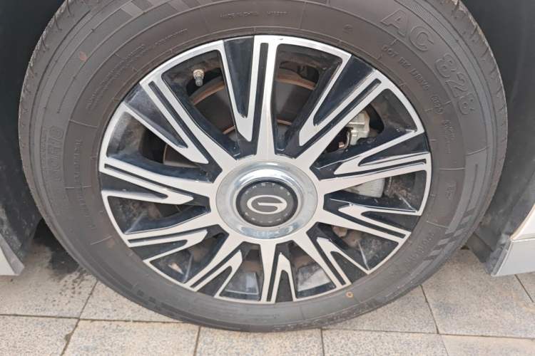 Used GAC Trumpchi E9 2023 E9 Master Model Right Front Wheel Hub