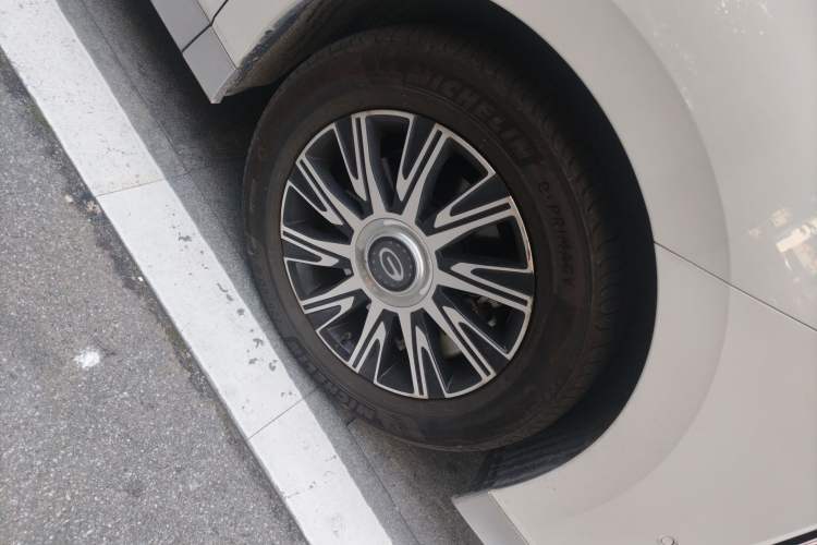 Used GAC Trumpchi E9 2023 E9 Master Model Right Front Wheel Hub