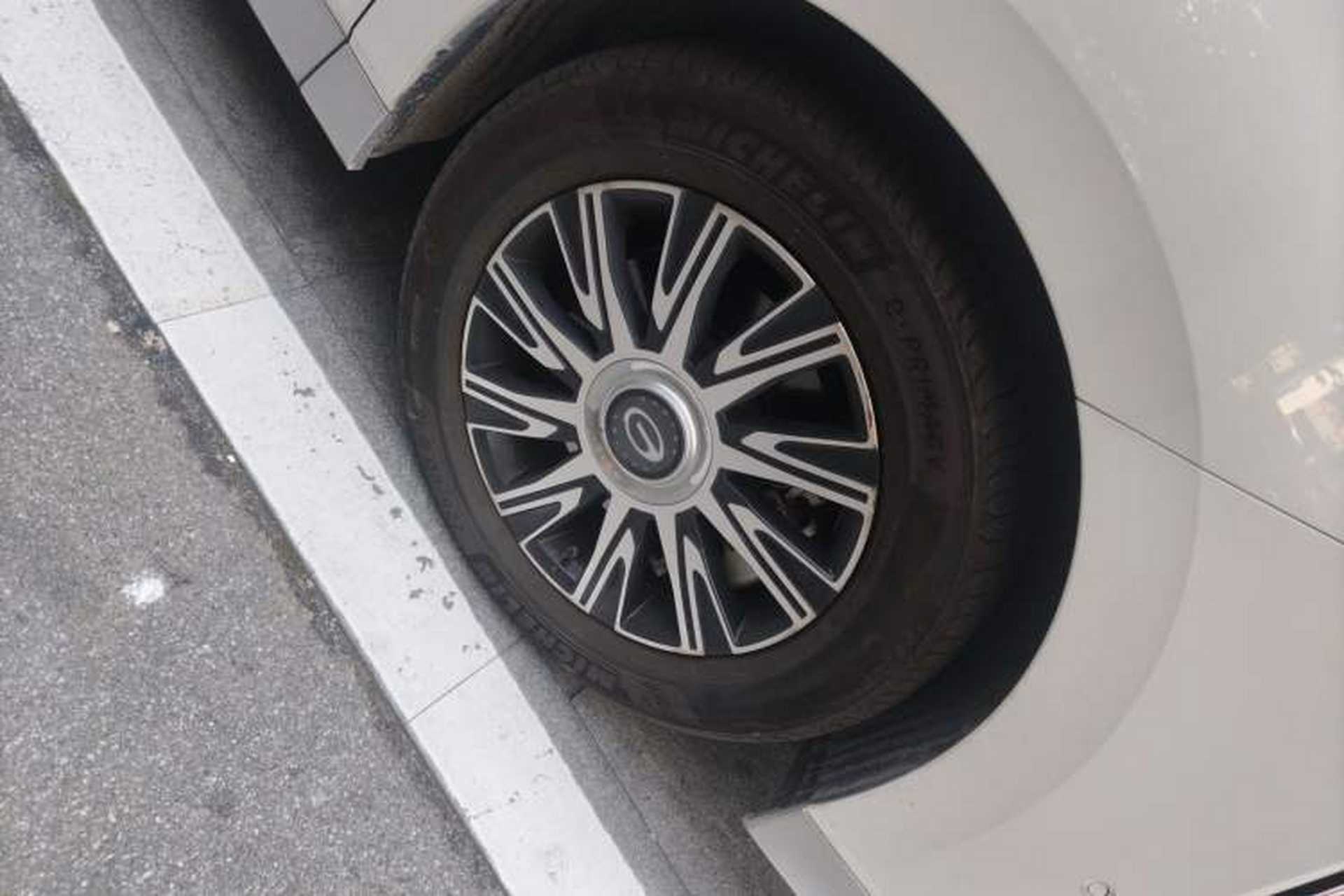 Used GAC Trumpchi E9 2023 E9 Master Model Right Front Wheel Hub