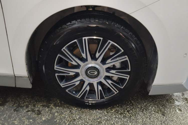 Used GAC Trumpchi E9 2023 E9 Master Model Right Front Wheel Hub